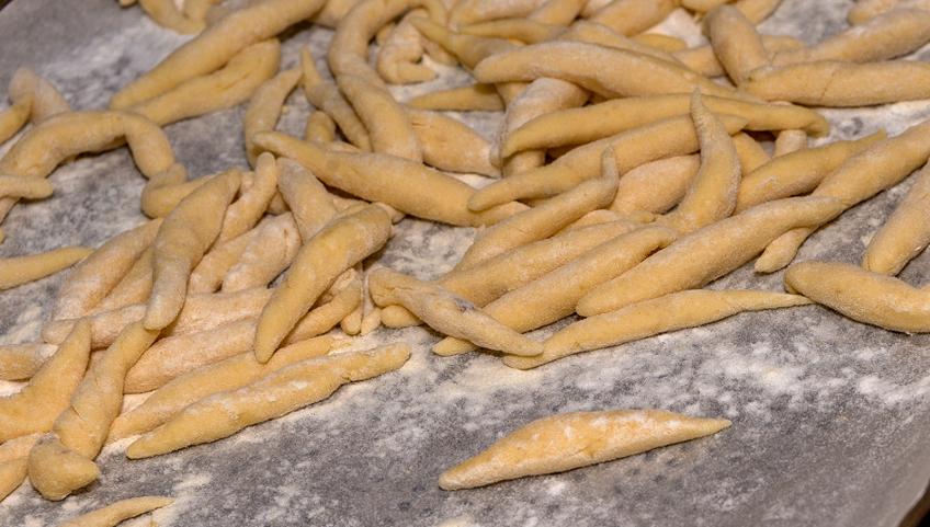 GNOCCHI AL CASTELMAGNO, DALLA TAVOLA DEI RE ALLA TRADIZIONE FAMILIARE